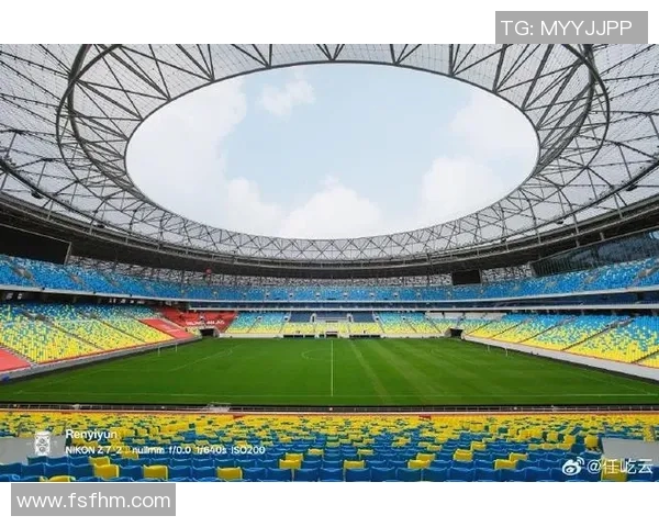 成都足球场的魅力与激情探秘足球文化的独特风采与发展历程 成都足球场的魅力与激情探秘足球文化的独特风采与发展历程